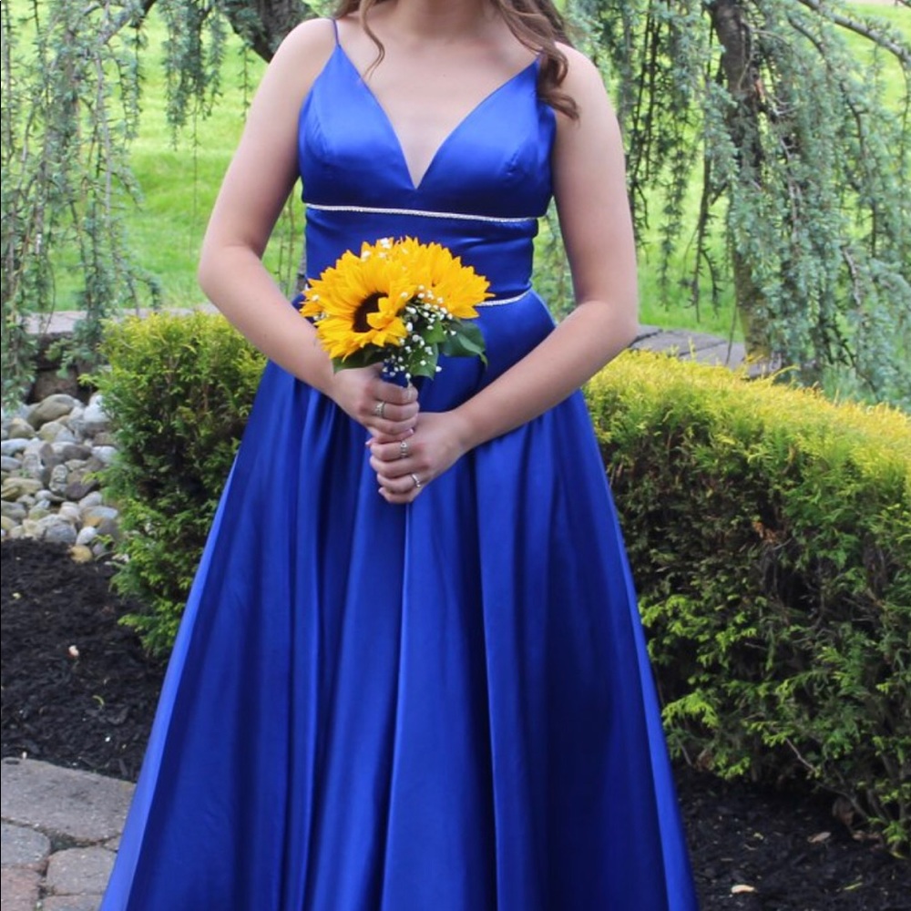 Formal gown 2019 Sherri Hill with embellishments